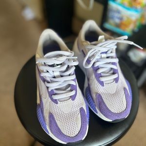 Purple pumas